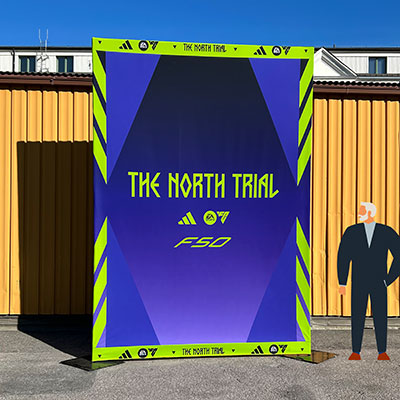 Fotovägg anpassad för 4 meters höjd.